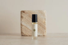Load image into Gallery viewer, Heart Chakra Balancing Oil - Rose Otto, Jasmin, Black Pepper

